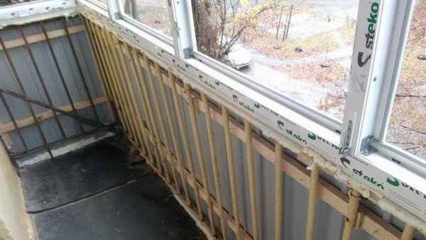 Отделка балкона снаружи сайдингом или профнастилом и внутри своими руками: Виды материалов для отделки балкона с пошаговой инструкцией монтажа +Видео