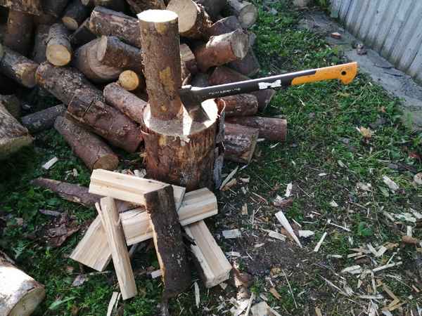 Как колоть дрова колуном и топором, техника колки, как рубить дрова конусом и винтом