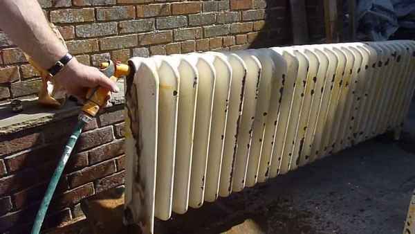 Промывка чугунных радиаторов отопления: особенности и способы прочистки