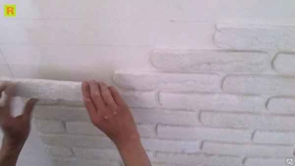 Чем приклеить декоративный камень из гипса на стену: Пошаговая инструкция +Видео